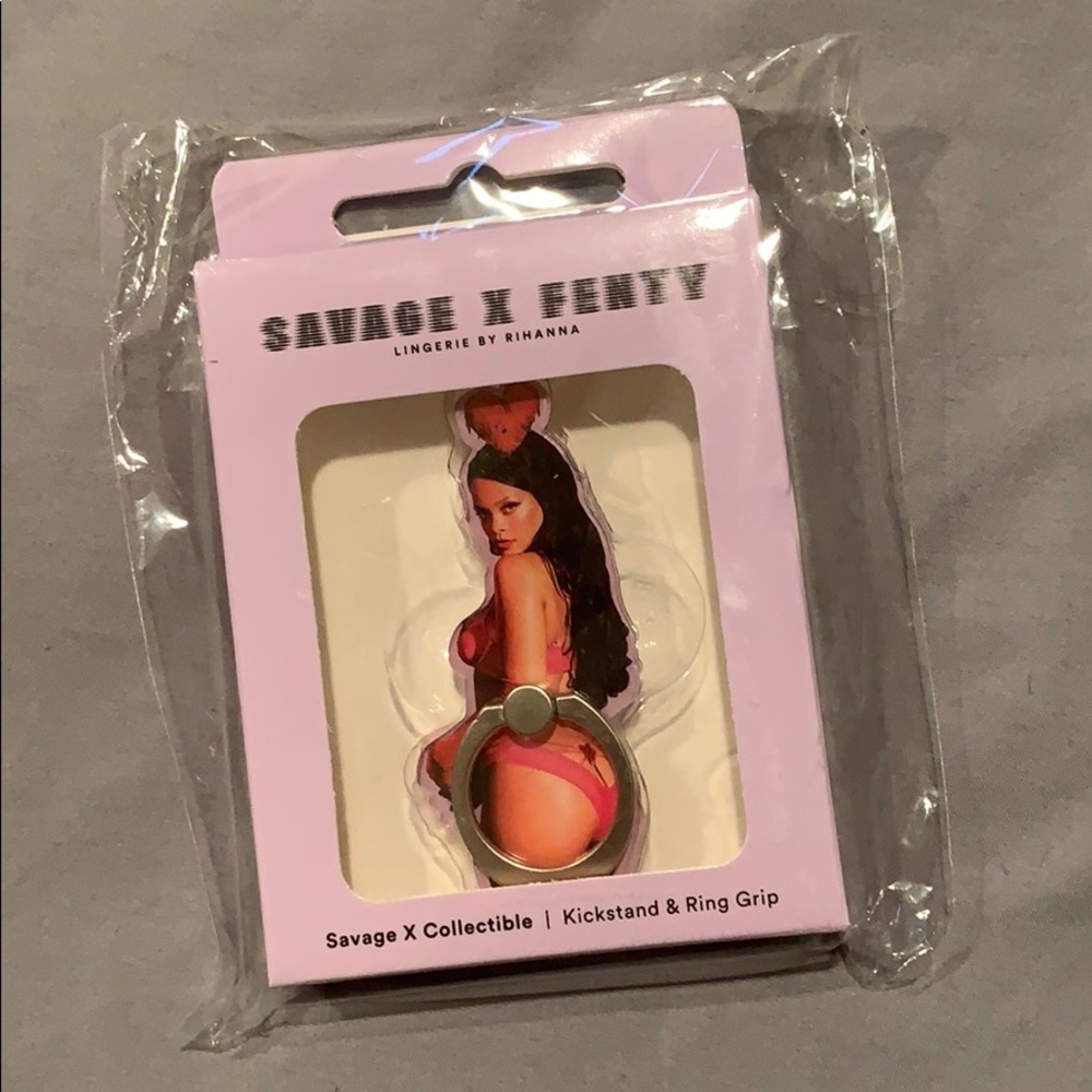 Savage X Fenty Kickstand & Ring Grip